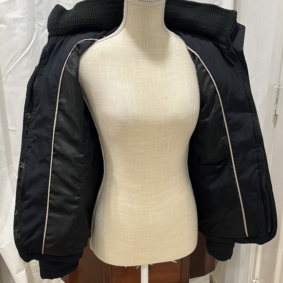 Black Gap Puffer Jacket - Picture 5 of 5